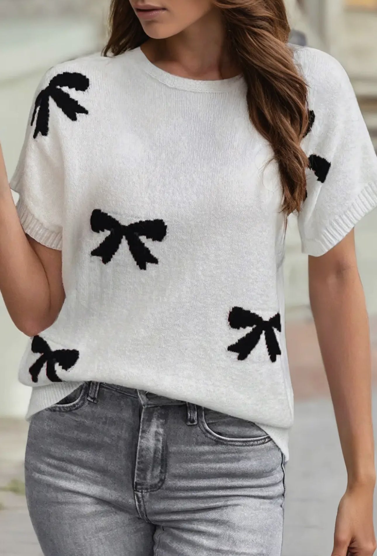 White Bow Pattern Short-Sleeve Sweater