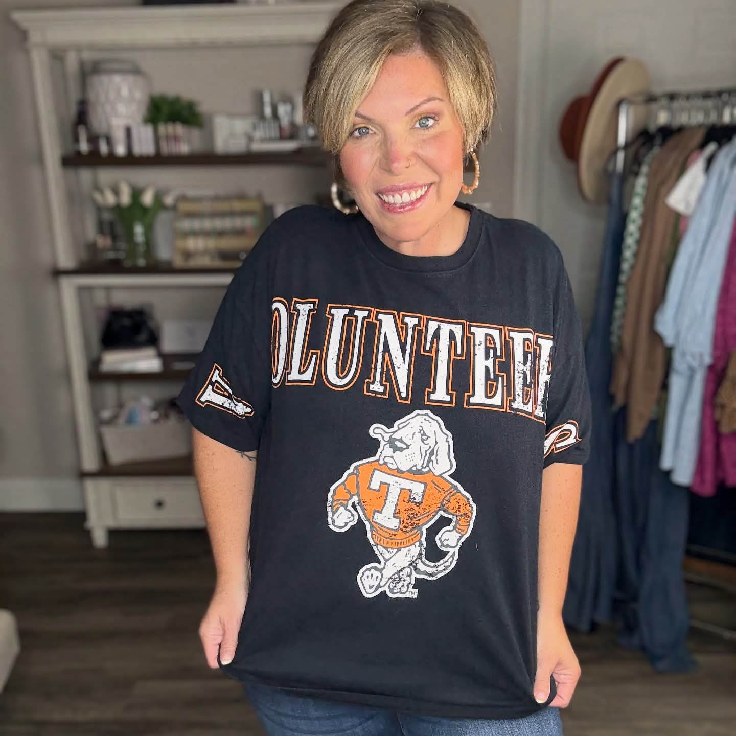 Volunteer Smokey Black Oversized Tee